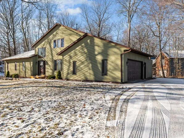 2304 Hunters Ridge COURT, Manitowoc, WI 54220