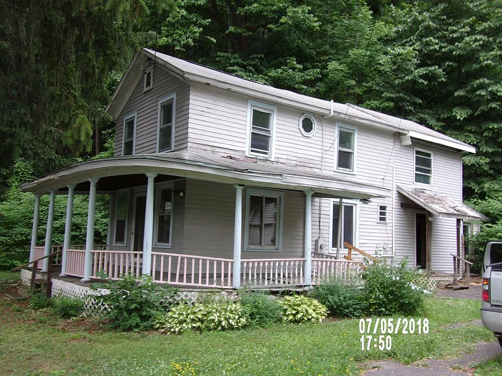 30 Burch Hill Rd photo 1