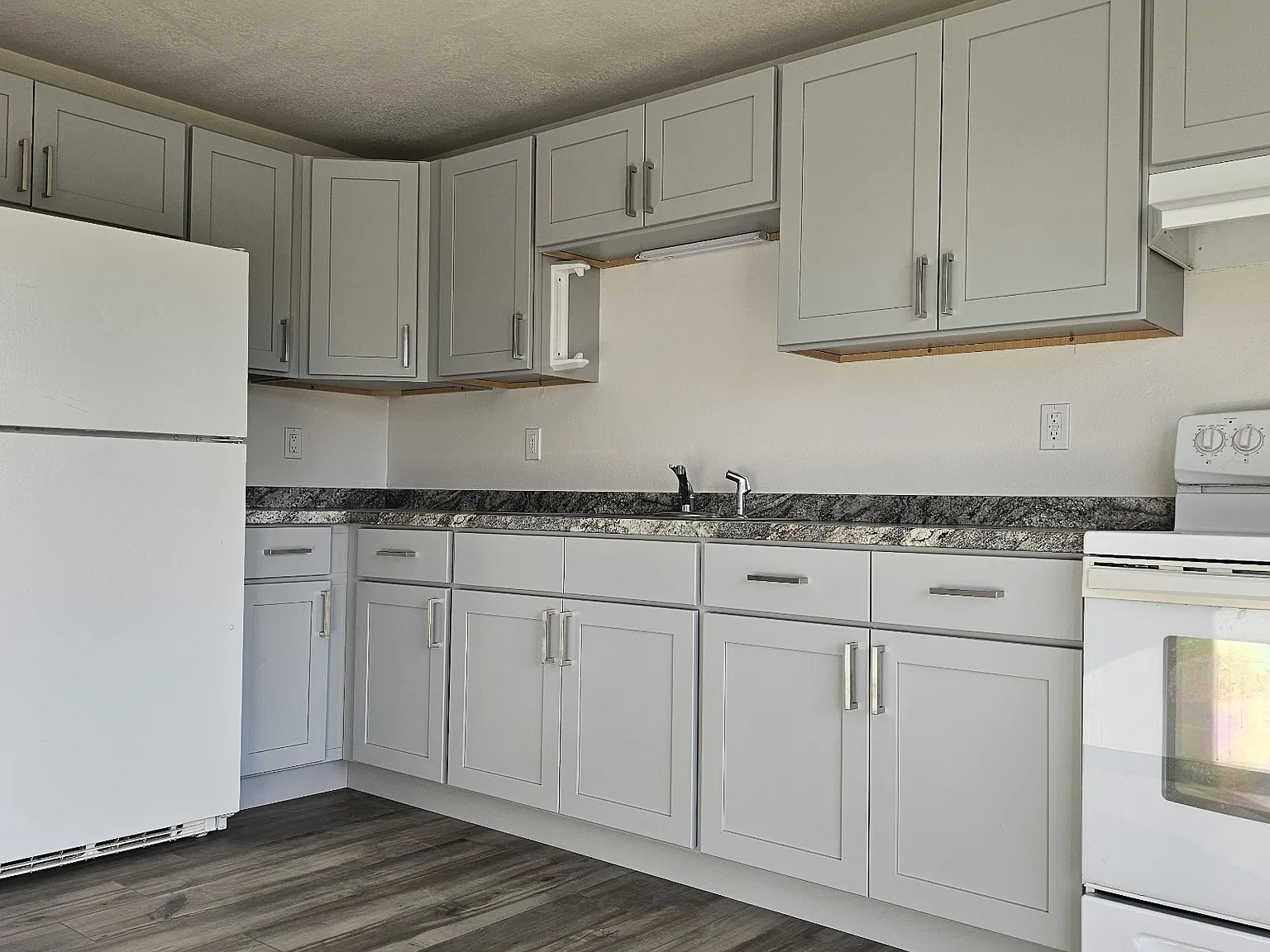 2 bed, 943 sqft, $1,200 — Photo 1