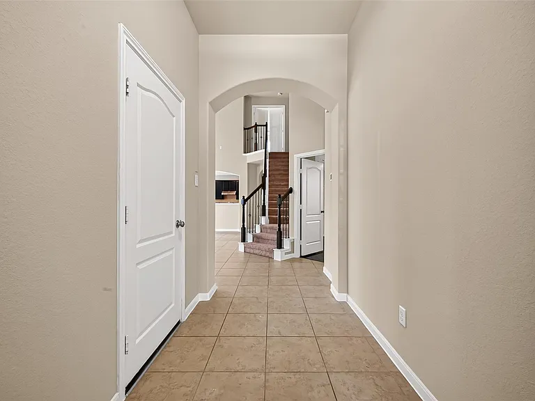10031 Esslemont Ct — Photo 5