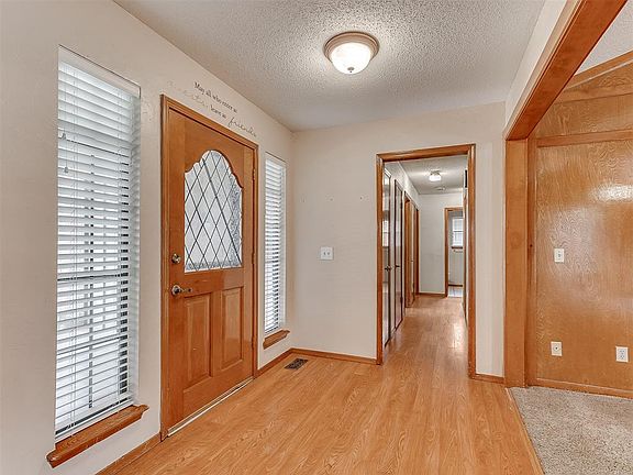 3rd image of 108 E Mesa Verde St