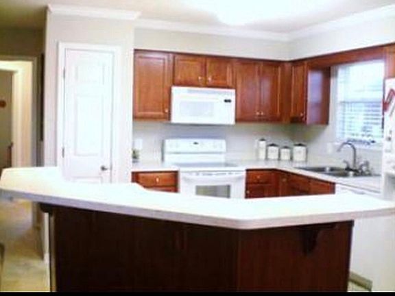 5th image of 9818 Viking Place Dr