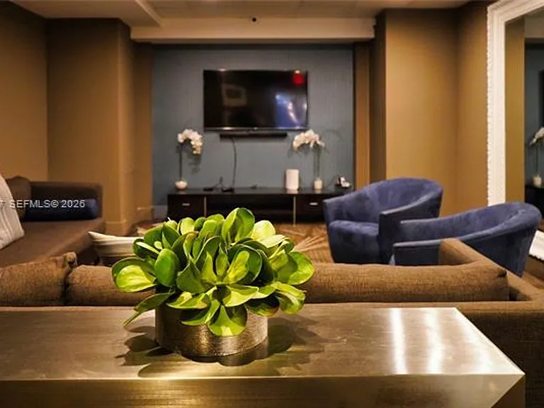 5701 Collins Ave #1714 — Photo 34