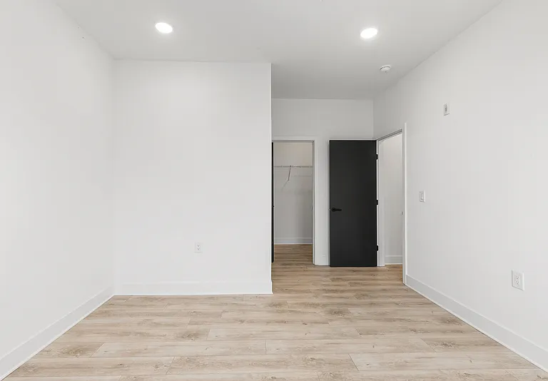 943 Washington Ave #306 — Photo 22
