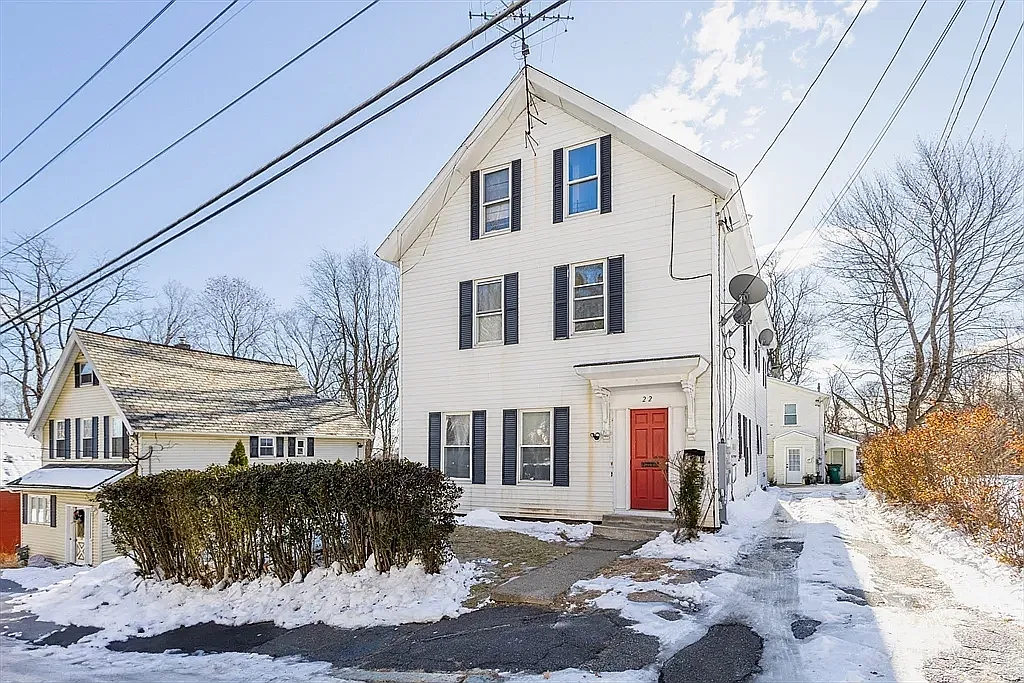 5 bed, $2,700 — Photo 1