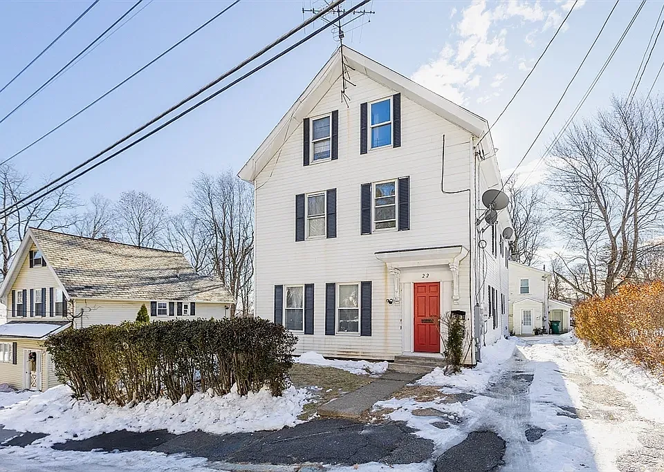 22 Hawes St #2