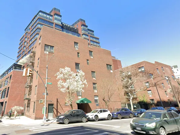 668 Washington Street image 1 of 1