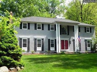 3033 Creekside Dr, Westlake, OH 44145