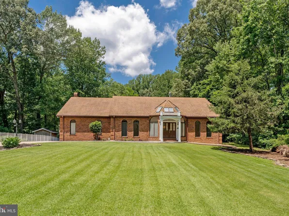 8652 Tuttle Rd, Springfield, VA 22152