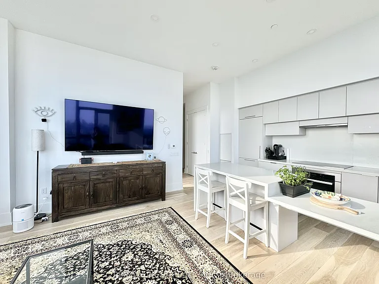 39 Roehampton Ave #4603 — Photo 9