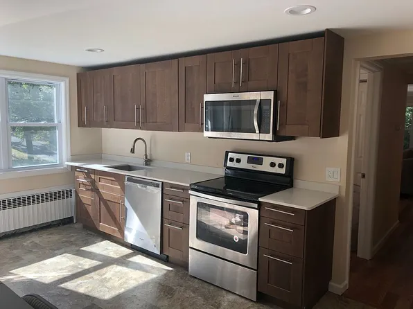 76 Cherry Rd, Rocky Point, NY 11778