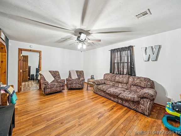 4th image of 396 Cherokee St