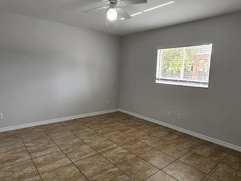 2400 55th Ter SW #B — Photo 13