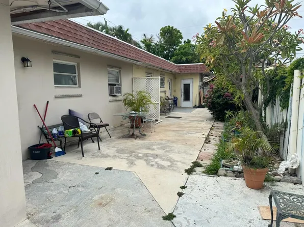 4601 Lake Avenue, West Palm Beach, FL 33405