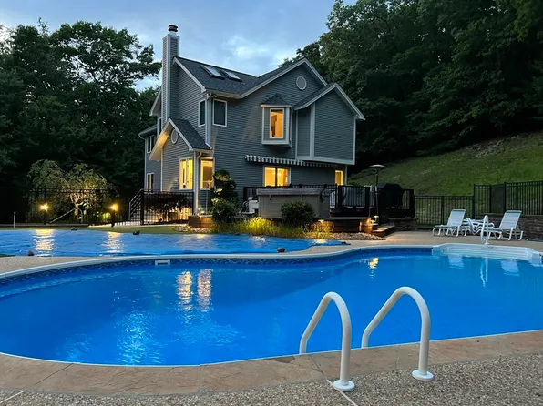 247 Granite St, Leominster, MA 01453