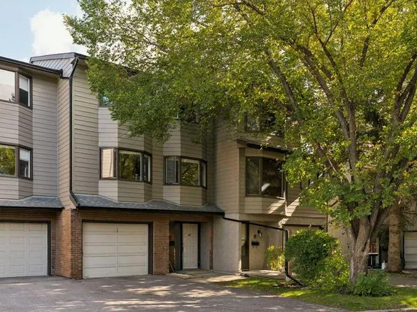 23 NW Glamis Dr SW #80, Calgary, AB T3E 6S3