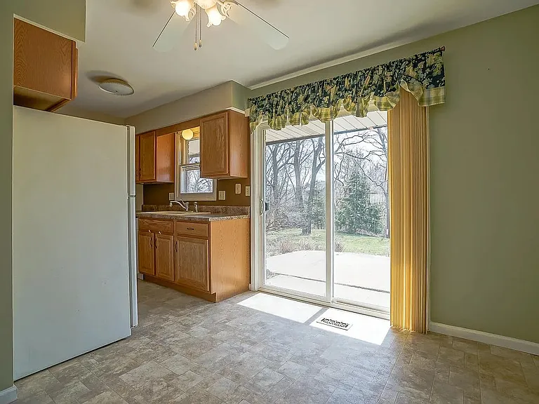 1726-1728 W Blue Spruce Ct #1726 — Photo 8