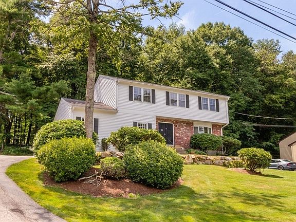 3rd image of 5 Tomkins Ln