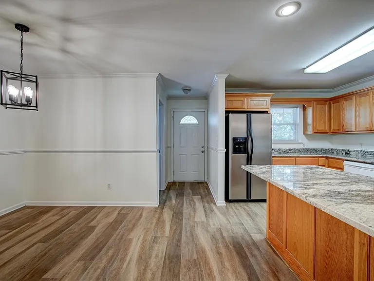 328 Cain Rd — Photo 11