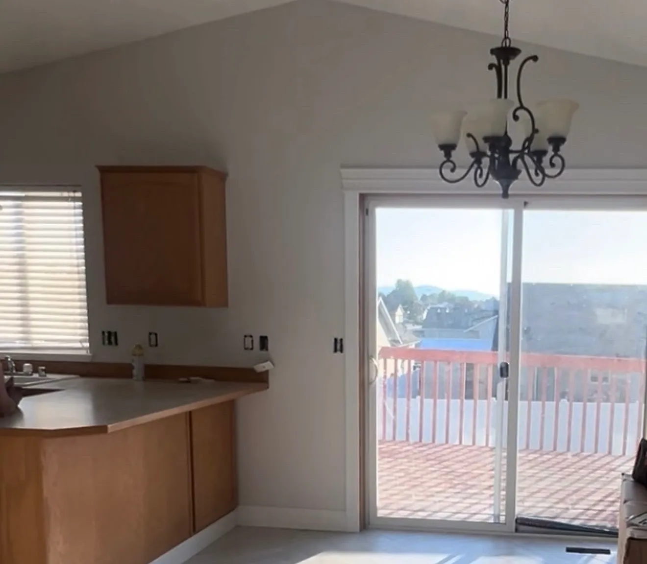 5 bed, 2468 sqft, $2,700 — Photo 3