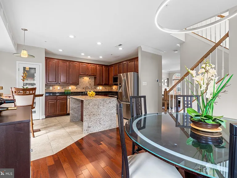 7592 Cherrybark Oak Ln — Photo 17