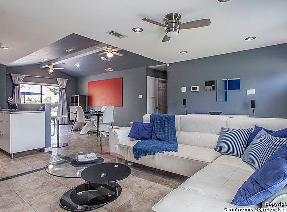 3rd image of 5011 Fairford Dr
