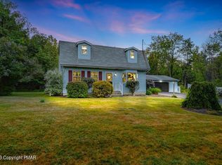 527 Grange Rd, Mount Pocono, PA 18344