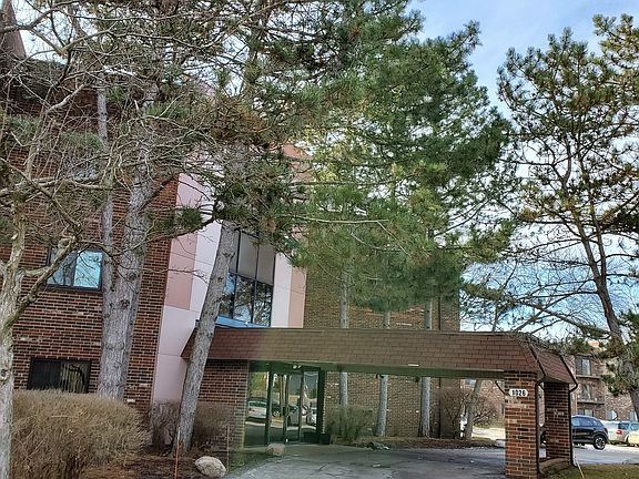 2nd image of 1026 Castilian Ct APT 205