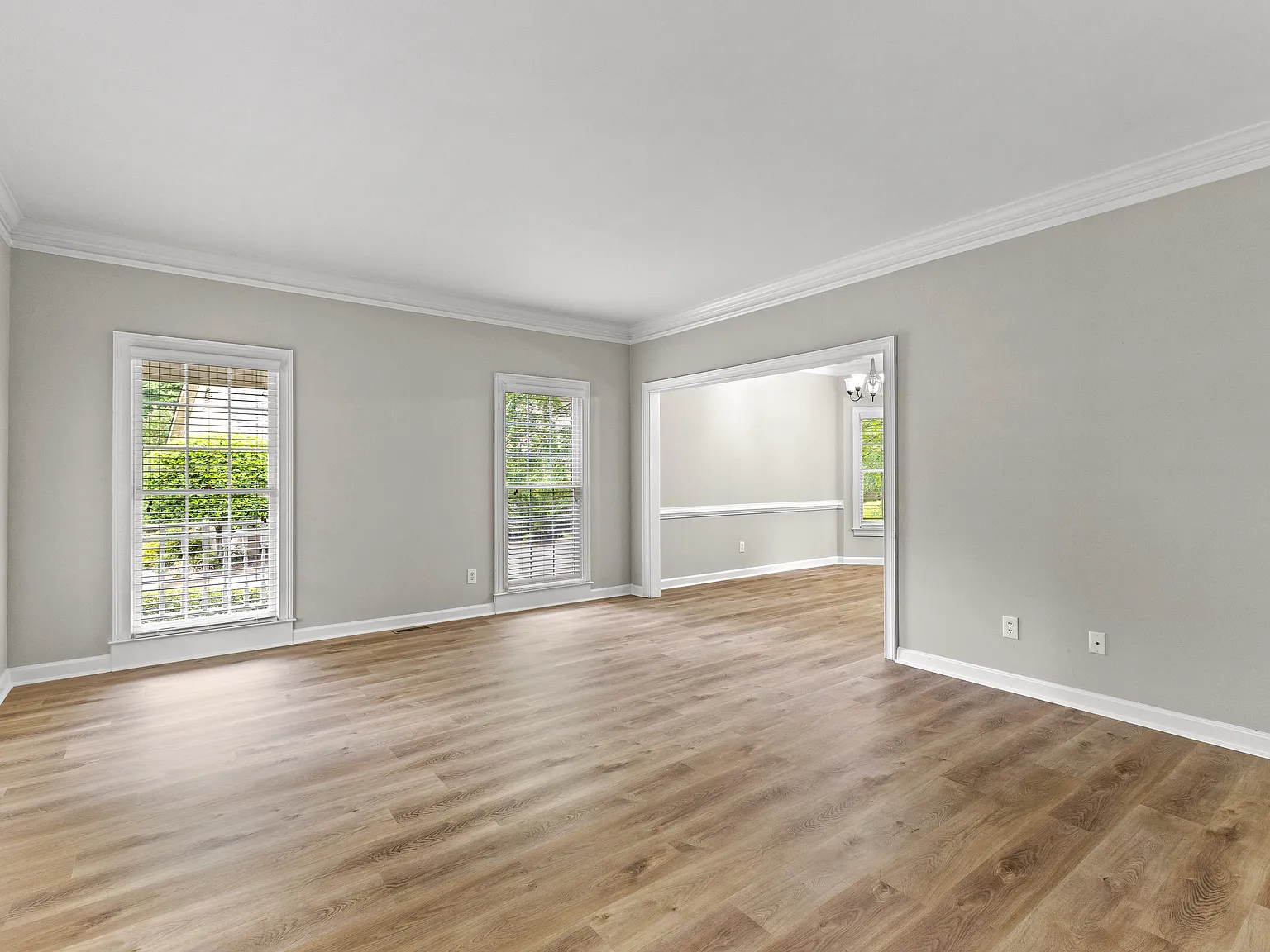 4 bed, 2.5 bath, 2828 sqft, $2,700 — Photo 4