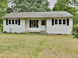 421 E Millstream Rd, Cream Ridge, NJ 08514