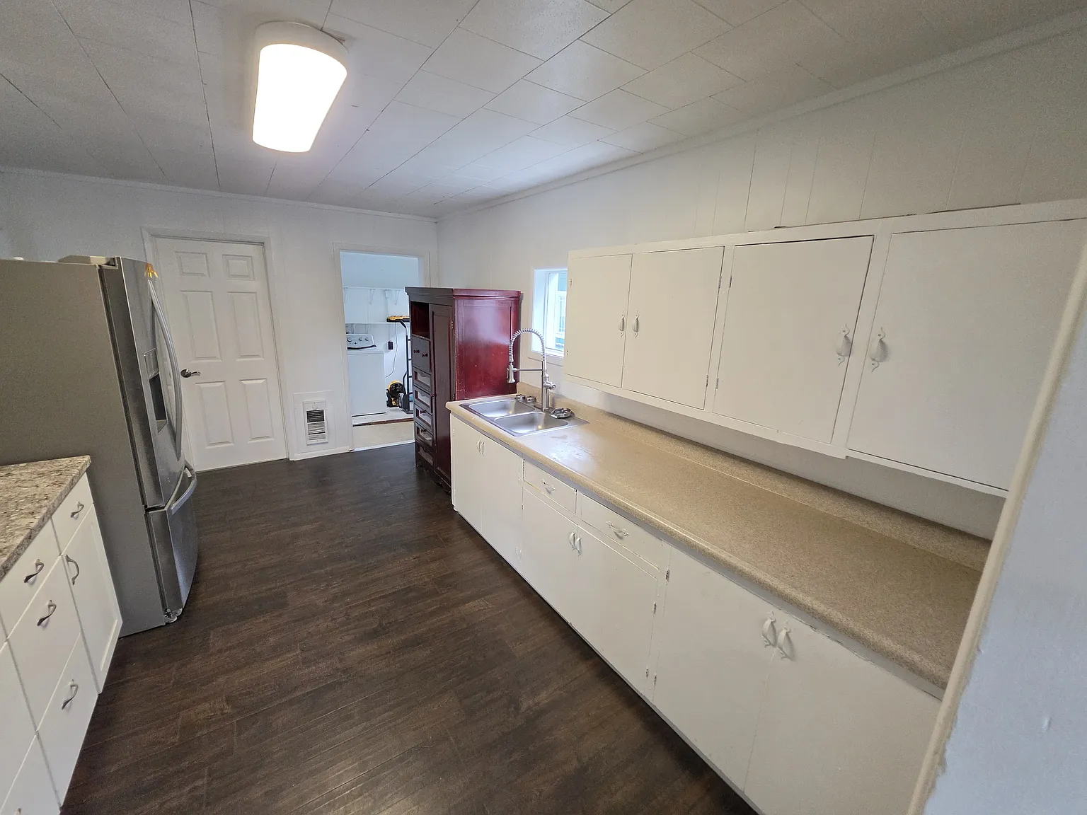 1 bed, 850 sqft, $1,100 — Photo 3