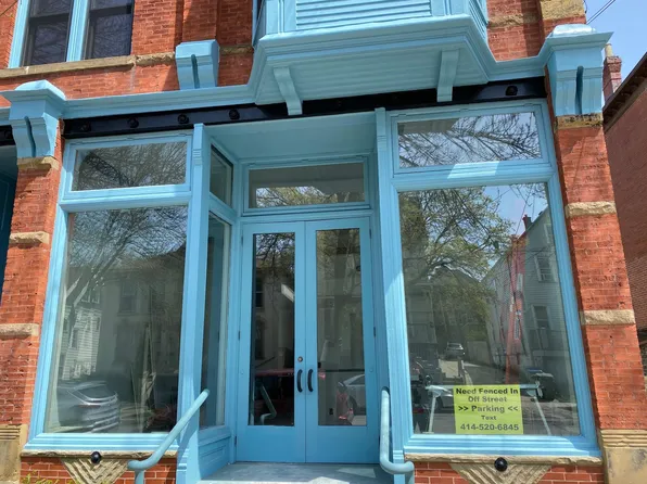 1728 N Franklin Pl, Milwaukee, WI 53202
