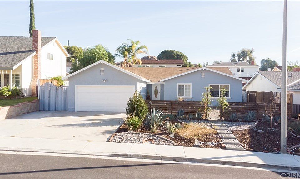 1st image of 29040 Flowerpark Dr