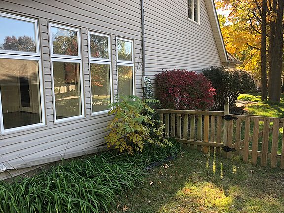4th image of 1218 Holman St