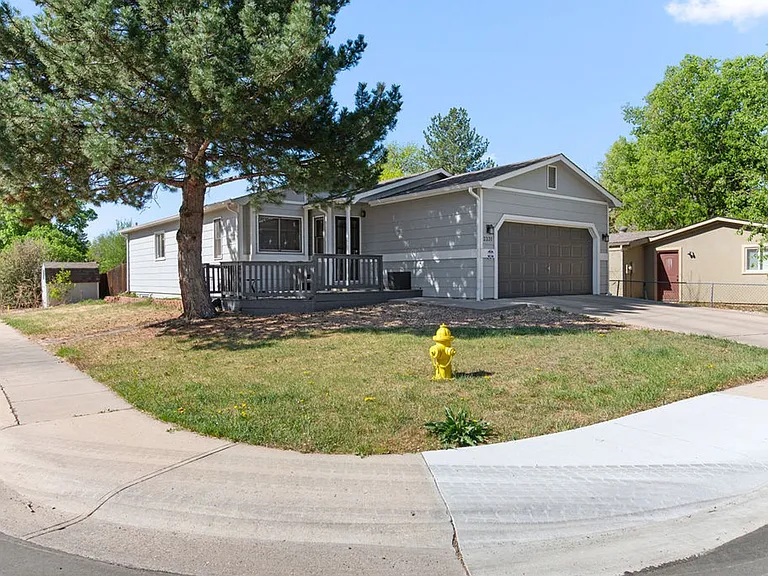 2331 Ponderosa Ct — Photo 2