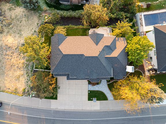 5th image of 144 Bountiful Blvd