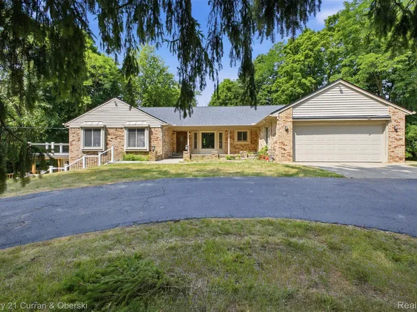 35903 Howard Rd, Farmington Hills, MI 48331