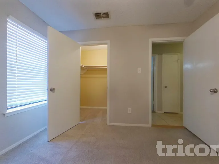 6321 Macarthur Dr — Photo 8