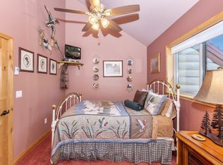 39333 Lodge Rd, Fawnskin, CA 92333