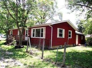1116 E 8th St, Beardstown, IL 62618
