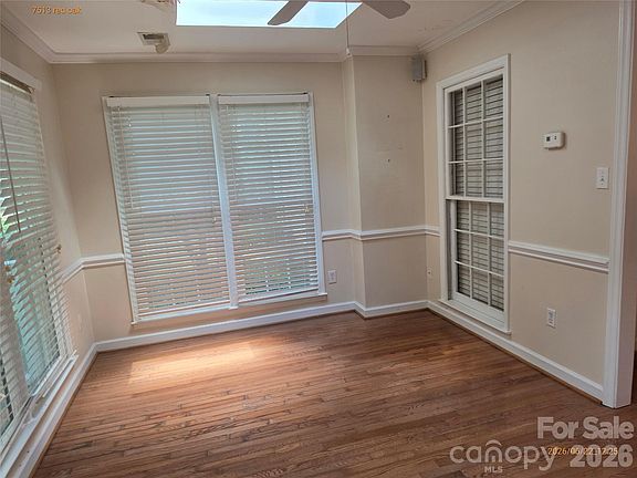 5th image of 7513 Red Oak Ln