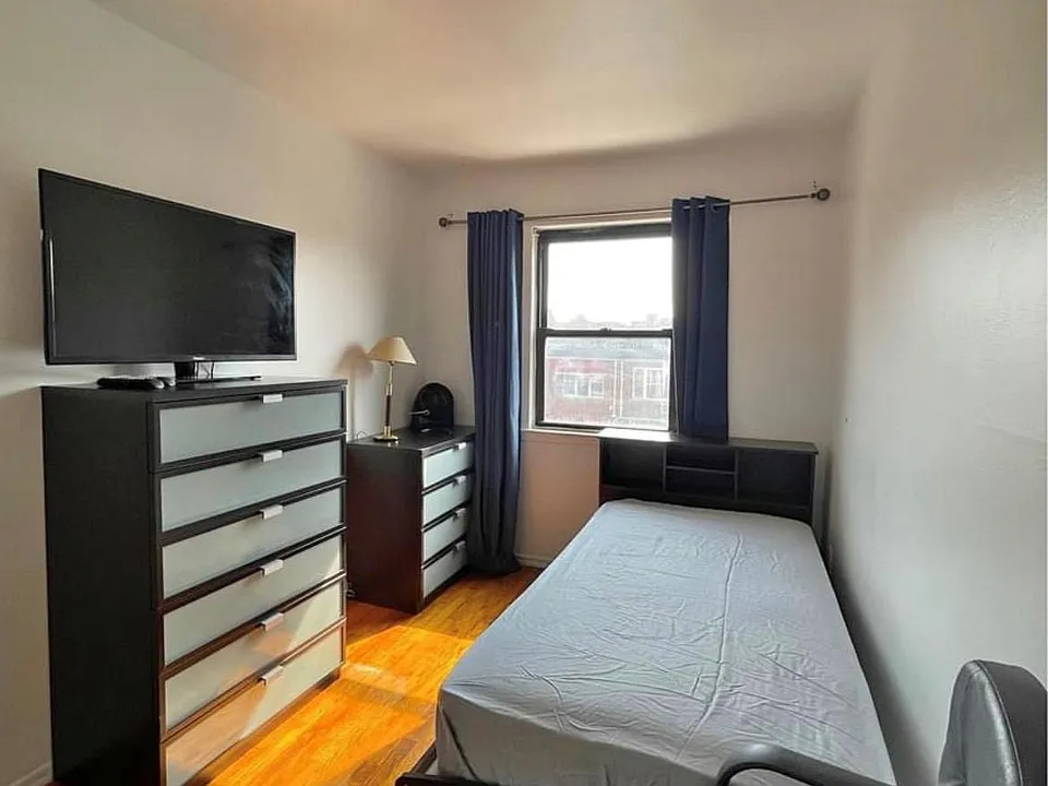 W 151st St