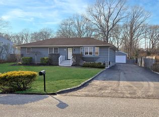 50 Oregon Ave, Medford, NY 11763
