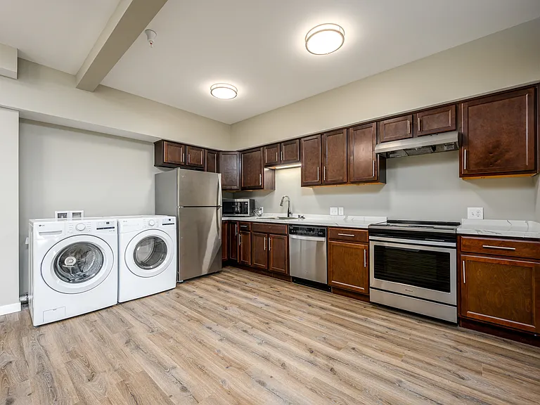 Kitchen / Laundry Kitchen / Laundry