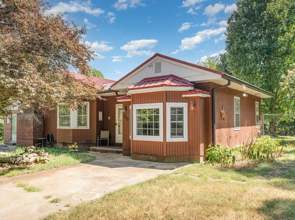 999 Stewart Rd, Dickson, TN 37055