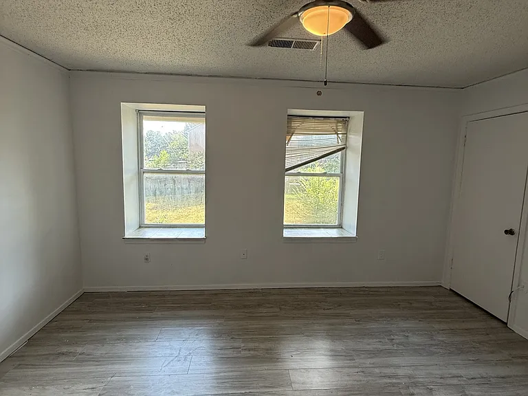 4860 Chesterwood Ct #1 — Photo 3
