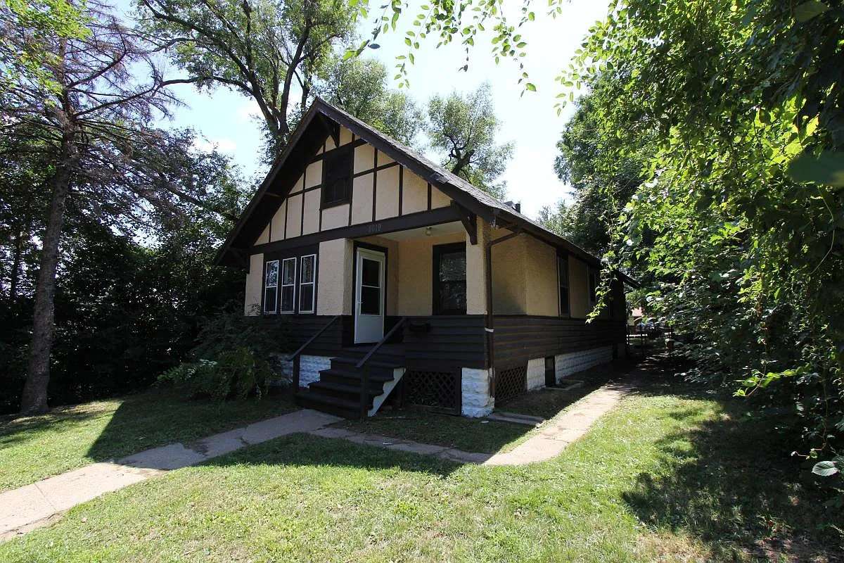 4 bed, 1450 sqft, $1,785 — Photo 1