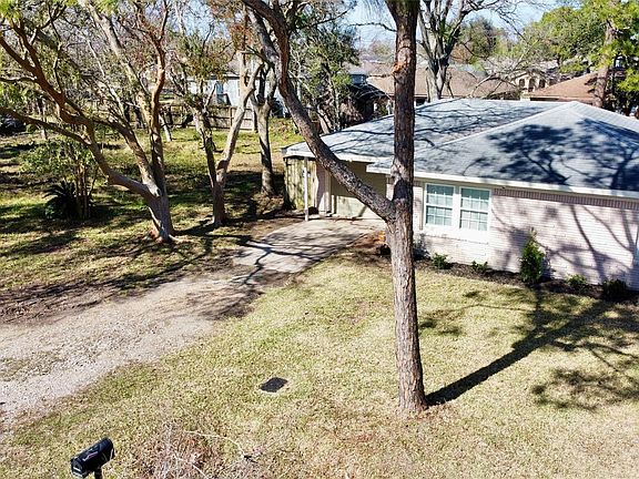 4th image of 2320 29th Ave N