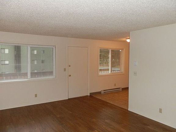 2nd image of 1806 E Fourth Plain Blvd APT 5