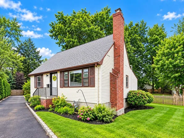 106 Paul St, Dedham, MA 02026